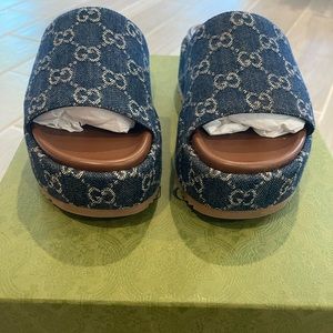 Gucci women’s slide size 8